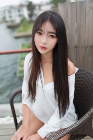 老师扒开双腿让我爽了一夜视频